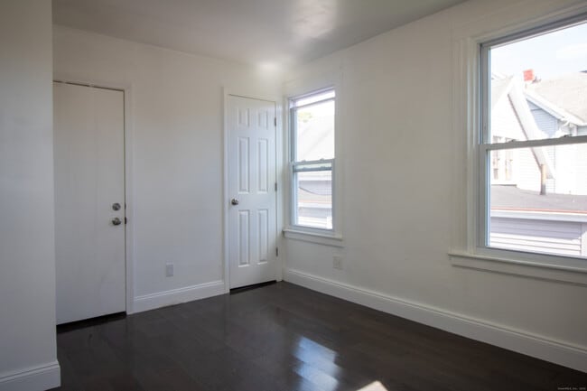 78 West St in New London, CT - Building Photo - Building Photo