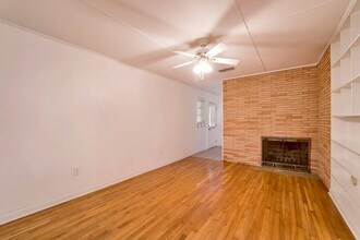 359 Wisteria St in Fairhope, AL - Foto de edificio - Building Photo