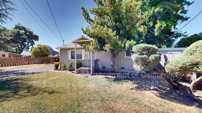 845 McMinn Ave in Santa Rosa, CA - Building Photo - Building Photo