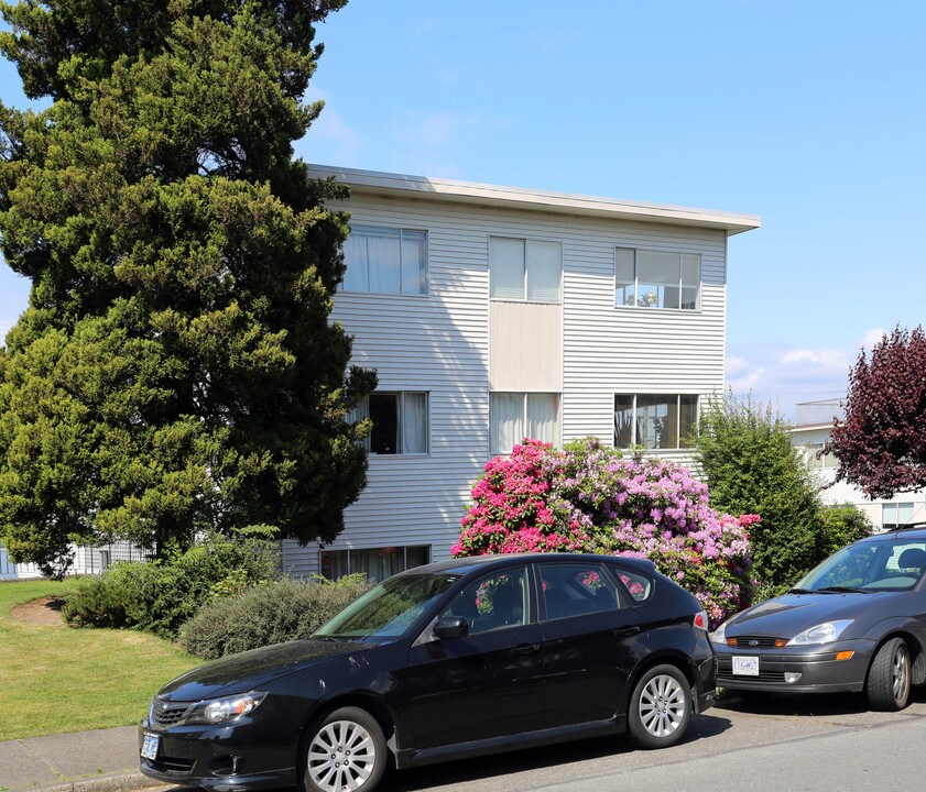 1755 Vine St in Vancouver, BC - Building Photo