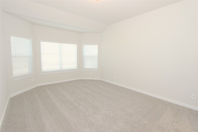 property at 5518 Handlewood Ln