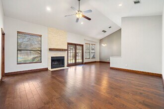 9408 Doliver Dr in Austin, TX - Building Photo - Building Photo