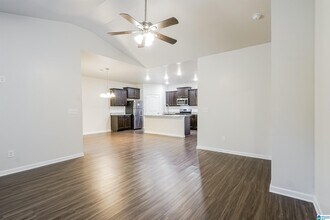 1080 Park View Dr in Chelsea, AL - Building Photo - Building Photo