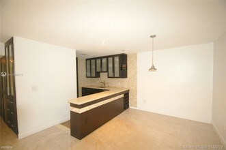 7935 SW 86th St-Unit -Apt 827 in Miami, FL - Building Photo - Building Photo