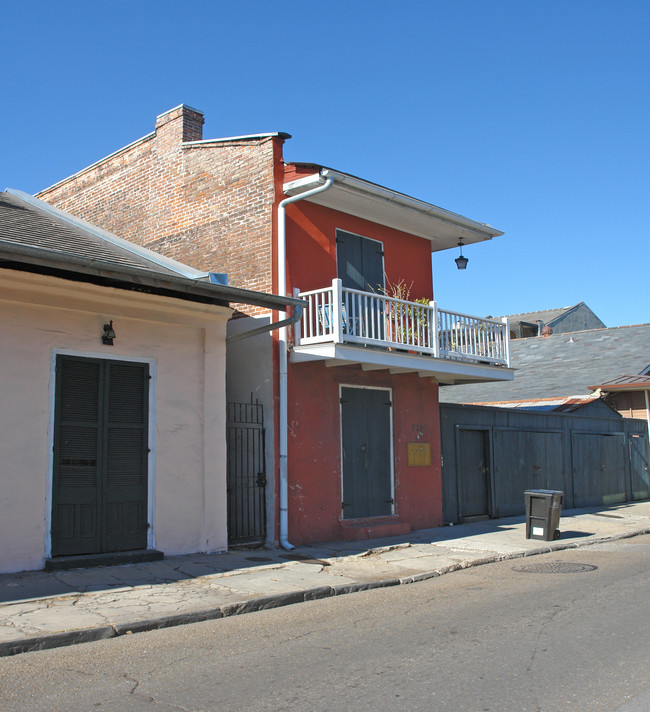 713 Burgundy St in New Orleans, LA - Building Photo - Building Photo