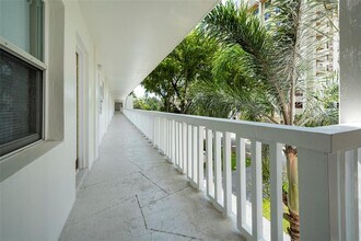 2555 NE 11th St in Fort Lauderdale, FL - Building Photo - Building Photo