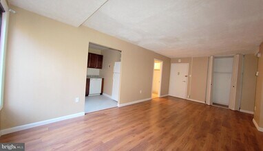 1440 N St NW, Unit 314 in Washington, DC - Building Photo - Building Photo