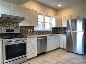 704 Lovett Ave SE in Grand Rapids, MI - Building Photo - Building Photo