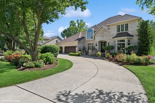 property at 8S241 Dunham Dr