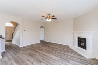 6300 Redeagle Creek Dr in Fort Worth, TX - Building Photo - Building Photo