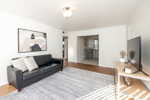 Manville Terrace in Iowa City, IA - Building Photo