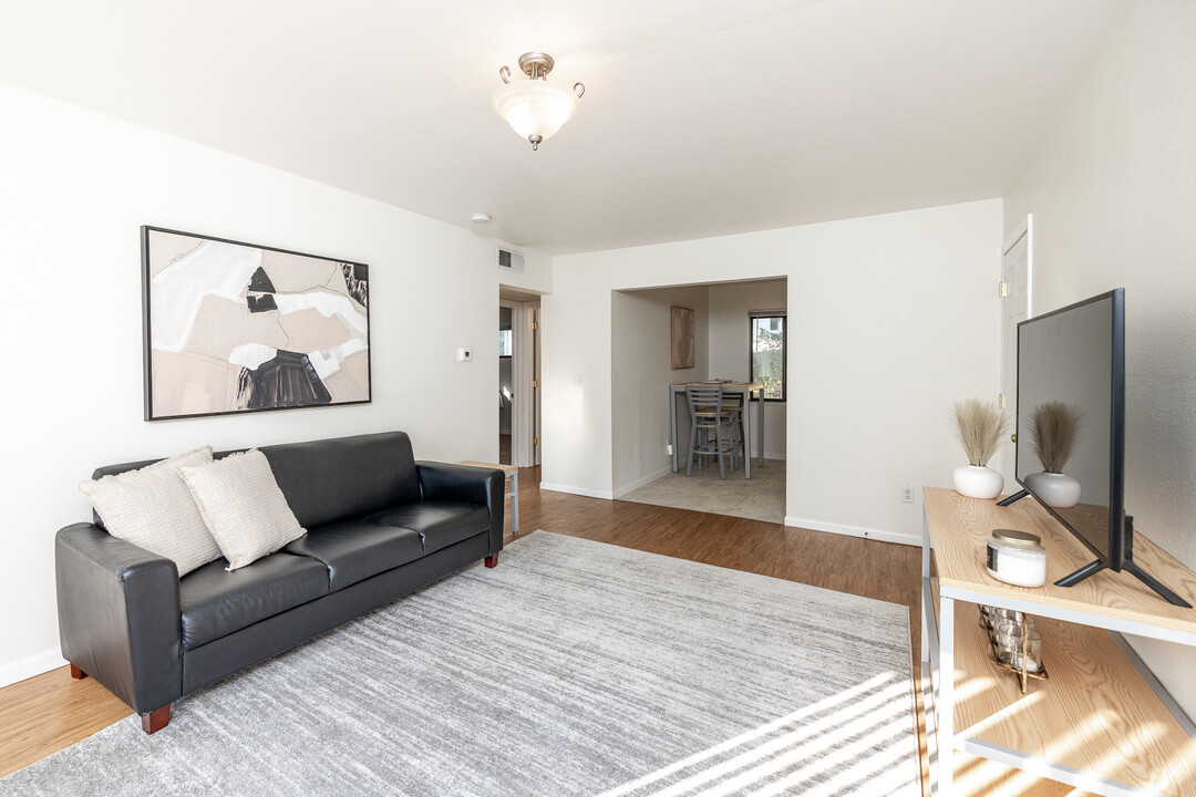 Manville Terrace in Iowa City, IA - Building Photo