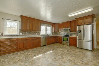 142 China Grove Rd in Rutherford, TN - Building Photo - Building Photo