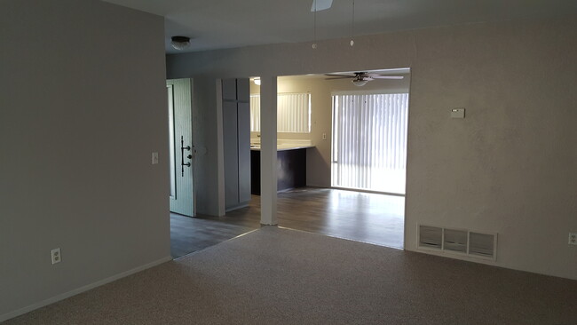 8451 Lomker Way in Santee, CA - Building Photo - Building Photo