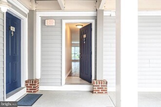 10300 Appalachian Cir in Oakton, VA - Building Photo - Building Photo