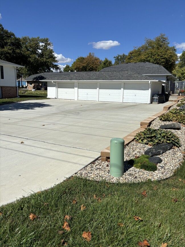 4713 Ontario St, Unit #4 in Ames, IA - Building Photo - Building Photo