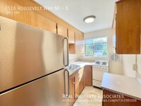 7516 Roosevelt Way NE in Seattle, WA - Building Photo - Building Photo