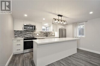 83 Burbank Rd in Kitchener, ON - Building Photo - Building Photo