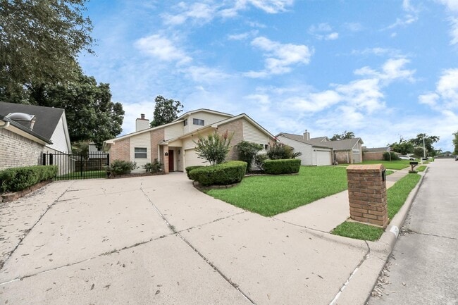 3615 Palm Grove Dr in Missouri City, TX - Building Photo - Building Photo