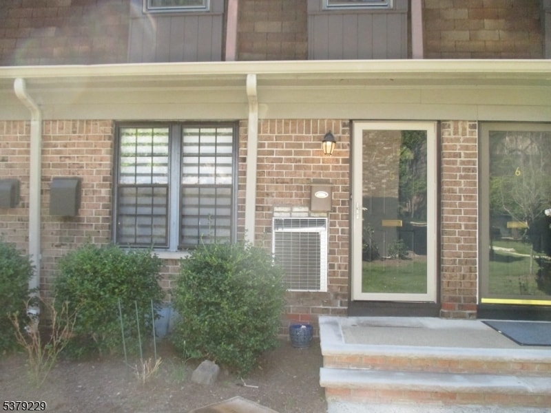 181 Long Hill Rd in Little Falls, NJ - Building Photo