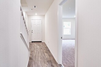 729 Daniel Freeman Cir in Inglewood, CA - Building Photo - Building Photo