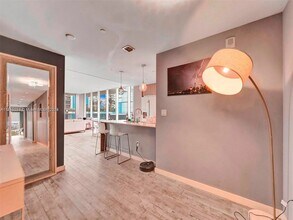 600 NE 27th St, Unit 805 in Miami, FL - Foto de edificio - Building Photo