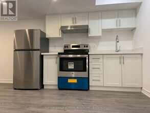 68 Drizzel Cres in Richmond Hill, ON - Building Photo - Building Photo