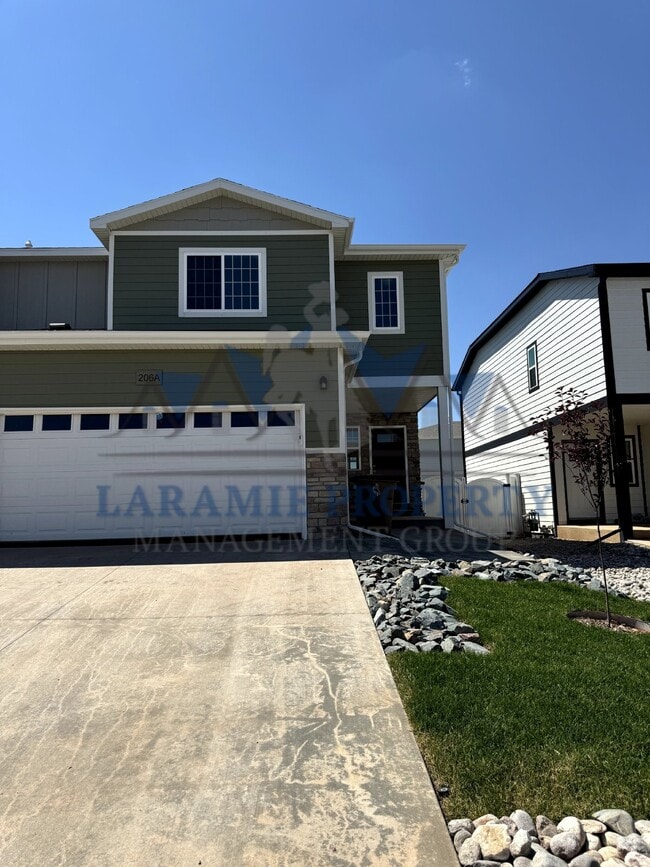 property at 4521 E Bobolink Ln
