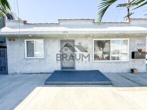 1415 Centinela Ave in Santa Monica, CA - Foto de edificio - Building Photo