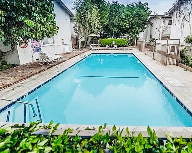 property at 18555 Collins St