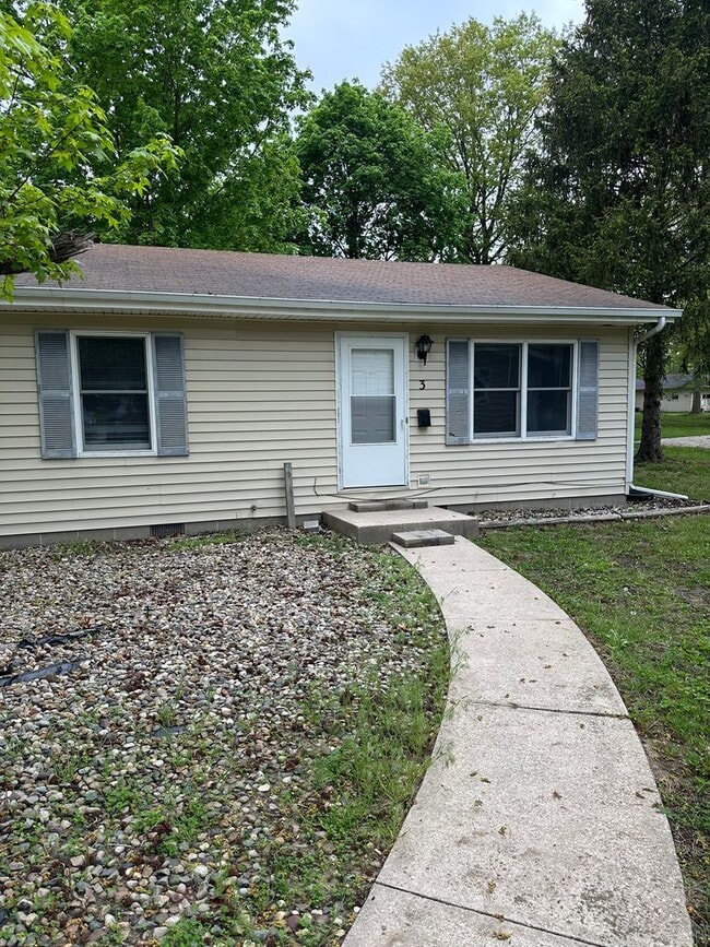 property at 206 E Lynwood Dr
