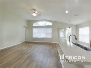 13461 Staghorn Rd in Tampa, FL - Building Photo - Building Photo