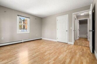 7 Saint James Pl, Unit 724 in Nashua, NH - Foto de edificio - Building Photo