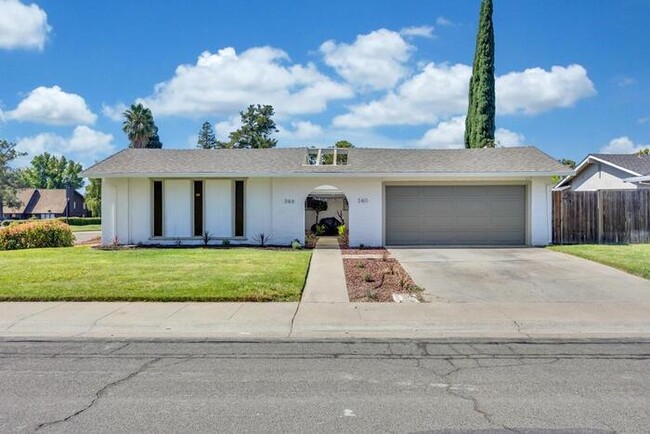 346 Bello Rio Way in Sacramento, CA - Foto de edificio - Building Photo