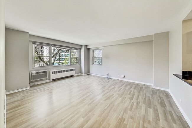 2909 N Sheridan Rd in Chicago, IL - Foto de edificio - Building Photo