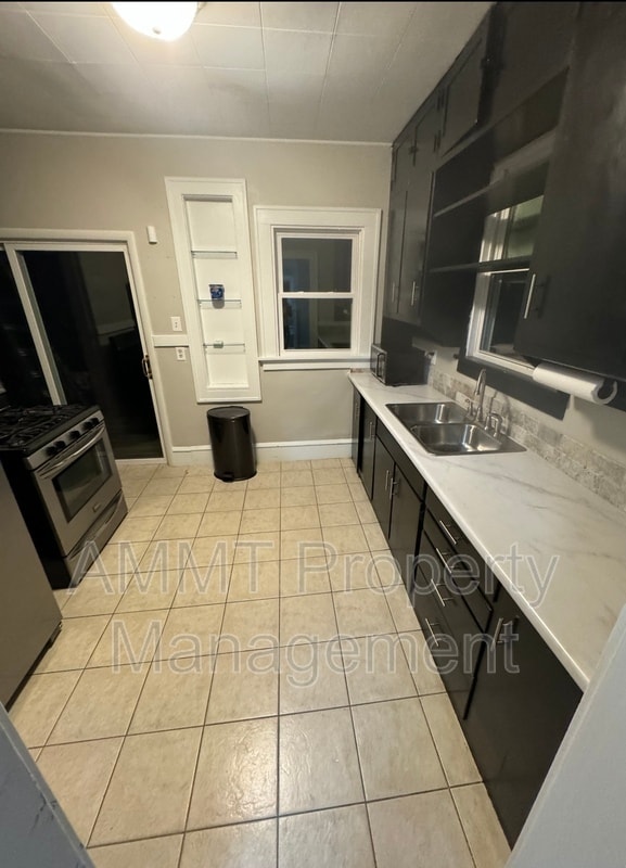 2507 B Ave NE in Cedar Rapids, IA - Building Photo - Building Photo