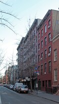 242 W 10th St in New York, NY - Building Photo