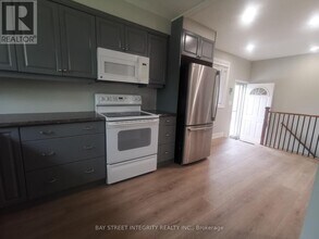 3527 Rexway Dr in Burlington, ON - Building Photo - Building Photo