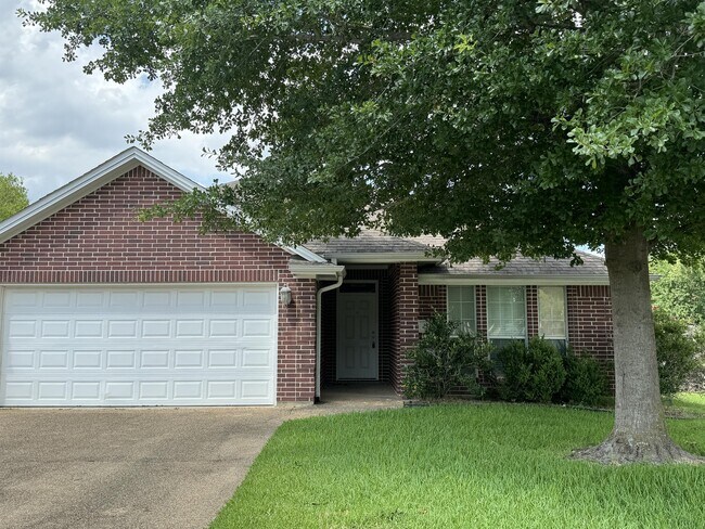 225 Karten Ln in College Station, TX - Building Photo - Building Photo