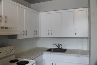 10976 124 St in Edmonton, AB - Building Photo - Building Photo