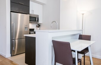 795 Columbus Ave in New York, NY - Building Photo - Building Photo