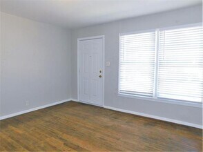 2212 Denison St in Denton, TX - Building Photo - Building Photo