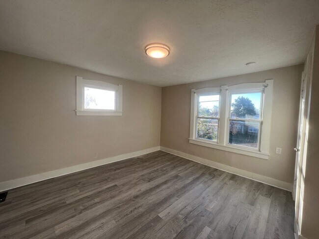 898-900-900 E 13th Ave in Columbus, OH - Building Photo - Building Photo