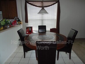 2811 Oak Crest Dr in Grand Prairie, TX - Building Photo - Building Photo