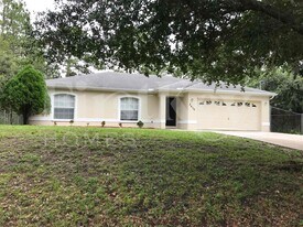 2476 Parrot St in North Port, FL - Building Photo