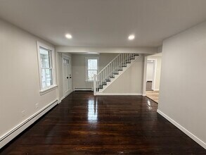 92 Fairview Ave in Washington Township, NJ - Building Photo - Building Photo