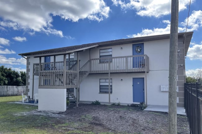 property at 6821 N Manhattan Ave