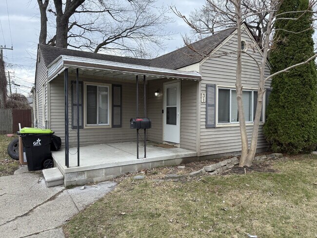 property at 31 W Kalama Ave