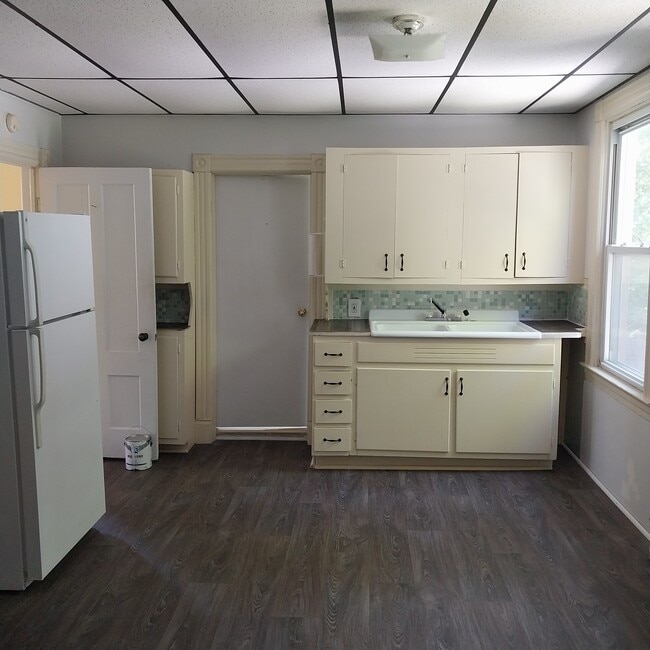 property at 1461 CT-85
