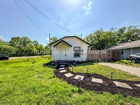 404 E Buffalo St in Forney, TX - Building Photo